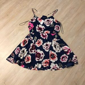 BRAND NEW EXPRESS NAVY FLORAL DRESS